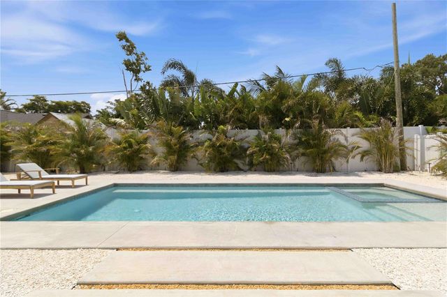 2306 VALENCIA DRIVE, Sarasota, FL 34239