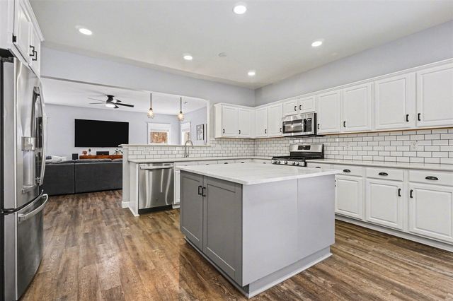 9360 Stratford Woods Trail, Kalamazoo, MI 49009