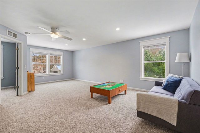 9360 Stratford Woods Trail, Kalamazoo, MI 49009