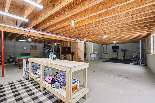 9360 Stratford Woods Trail, Kalamazoo, MI 49009