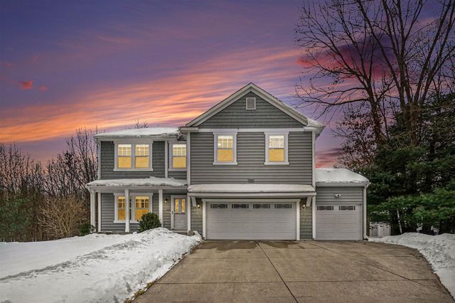 9360 Stratford Woods Trail, Kalamazoo, MI 49009