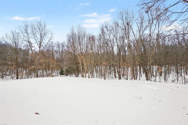 9360 Stratford Woods Trail, Kalamazoo, MI 49009