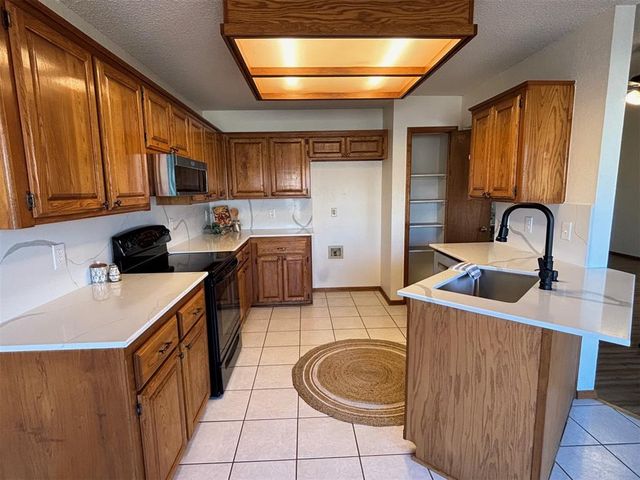 1613 Victoria Drive, Edmond, OK 73003