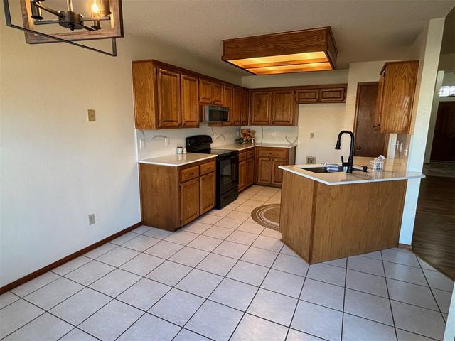 1613 Victoria Drive, Edmond, OK 73003