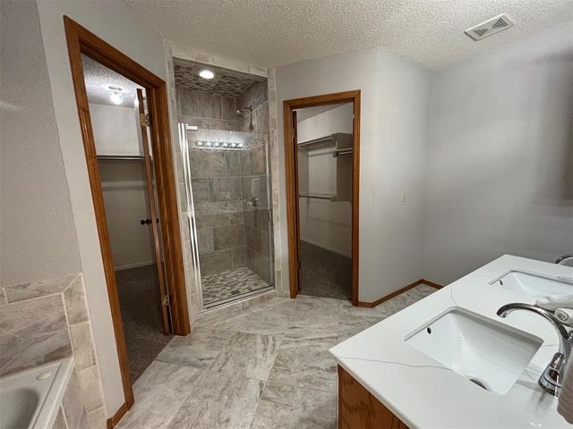 1613 Victoria Drive, Edmond, OK 73003