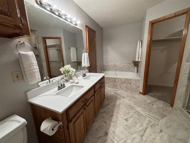 1613 Victoria Drive, Edmond, OK 73003