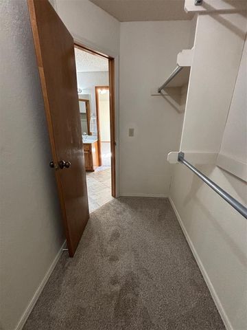 1613 Victoria Drive, Edmond, OK 73003