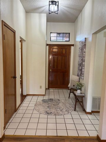 1613 Victoria Drive, Edmond, OK 73003