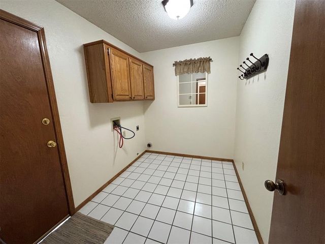 1613 Victoria Drive, Edmond, OK 73003