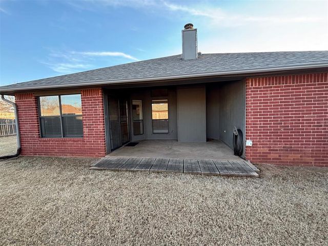 1613 Victoria Drive, Edmond, OK 73003