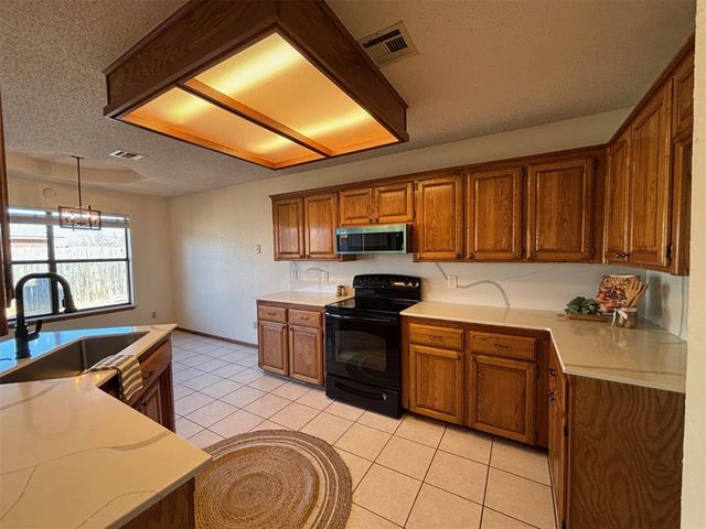 1613 Victoria Drive, Edmond, OK 73003