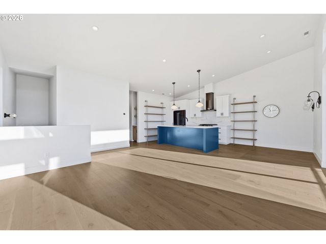 147 SHELTON MCMURPHEY Blvd, Eugene, OR 97401