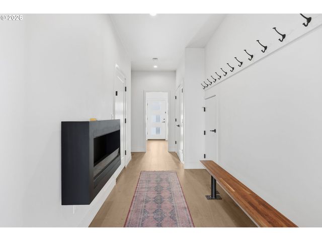 147 SHELTON MCMURPHEY Blvd, Eugene, OR 97401