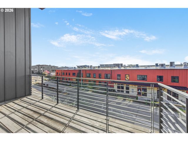 147 SHELTON MCMURPHEY Blvd, Eugene, OR 97401