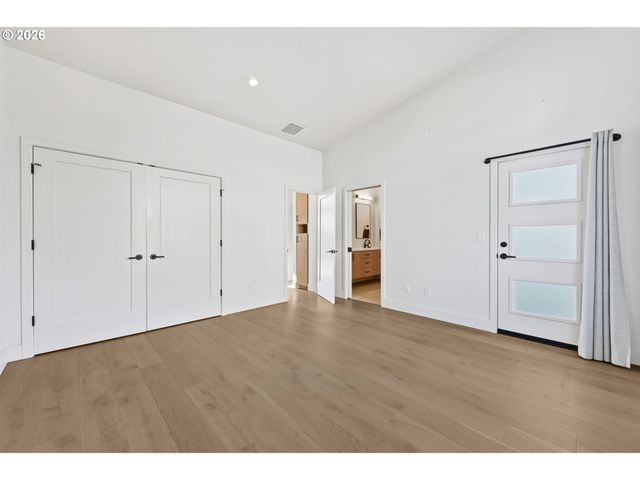 147 SHELTON MCMURPHEY Blvd, Eugene, OR 97401