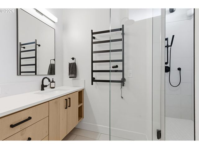 147 SHELTON MCMURPHEY Blvd, Eugene, OR 97401