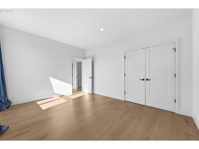 147 SHELTON MCMURPHEY Blvd, Eugene, OR 97401