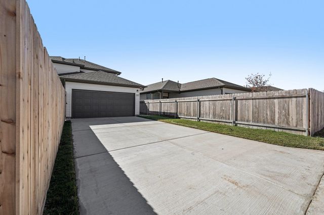 6393 Marsh LN, Buda, TX 78610