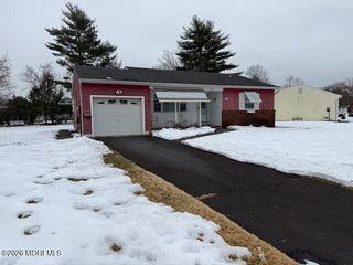 16 Sutherland Court, Toms River, NJ 08757