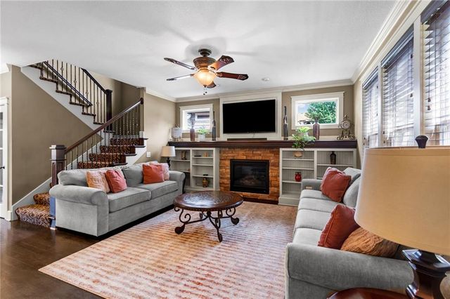321 Creekwood Drive, Liberty, MO 64068