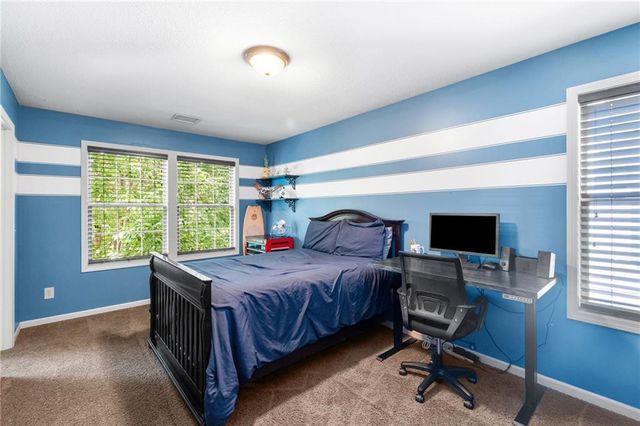 321 Creekwood Drive, Liberty, MO 64068