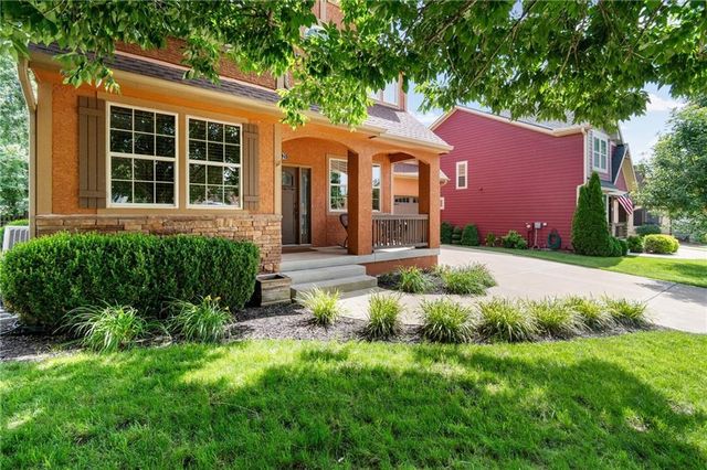 321 Creekwood Drive, Liberty, MO 64068