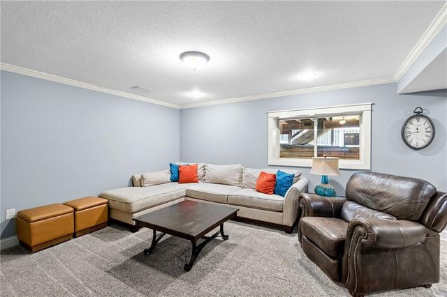 321 Creekwood Drive, Liberty, MO 64068