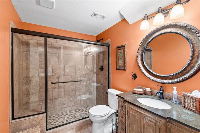 321 Creekwood Drive, Liberty, MO 64068