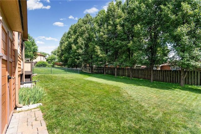 321 Creekwood Drive, Liberty, MO 64068