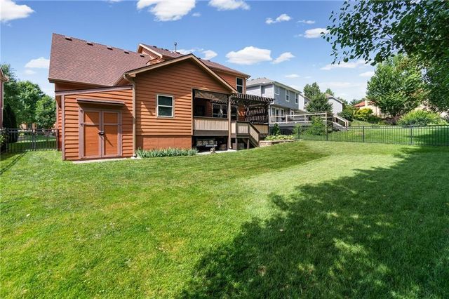 321 Creekwood Drive, Liberty, MO 64068