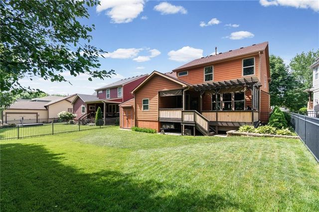 321 Creekwood Drive, Liberty, MO 64068
