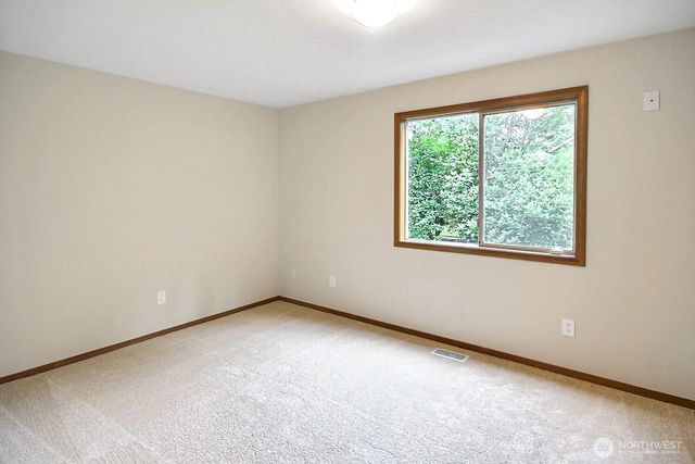 23518 SE 253rd Place, Maple Valley, WA 98038