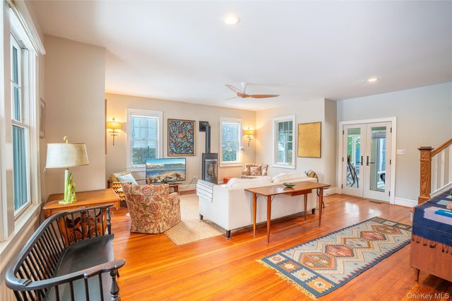 460 Bay Avenue, East Marion, NY 11939