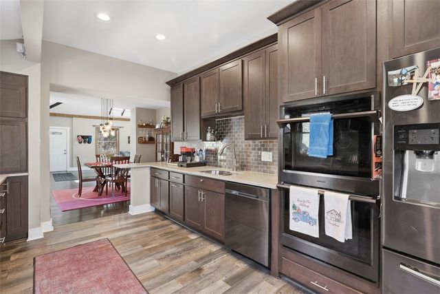 700 Woodland Rd, Bradford Woods, PA 15015