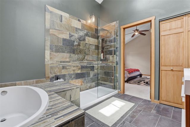 700 Woodland Rd, Bradford Woods, PA 15015