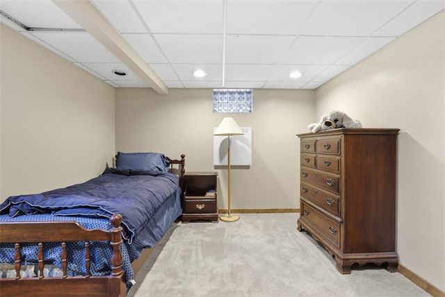 700 Woodland Rd, Bradford Woods, PA 15015