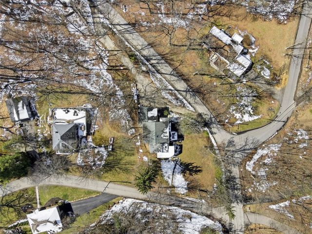 700 Woodland Rd, Bradford Woods, PA 15015