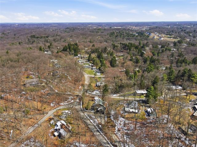 700 Woodland Rd, Bradford Woods, PA 15015