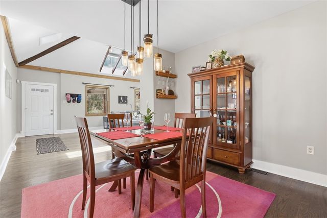 700 Woodland Rd, Bradford Woods, PA 15015