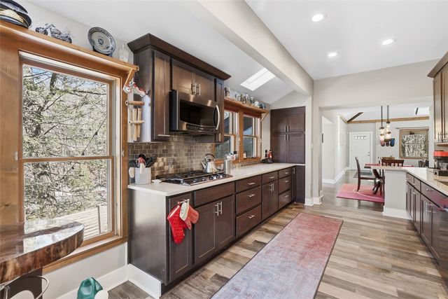 700 Woodland Rd, Bradford Woods, PA 15015