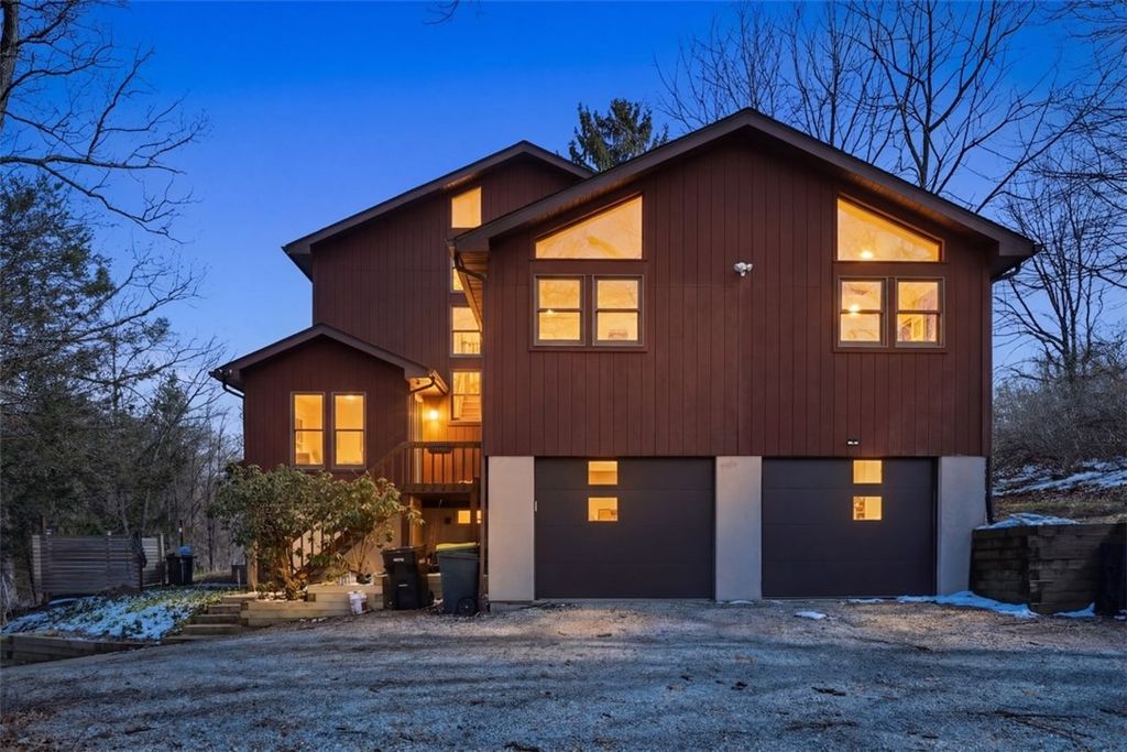700 Woodland Rd, Bradford Woods, PA 15015
