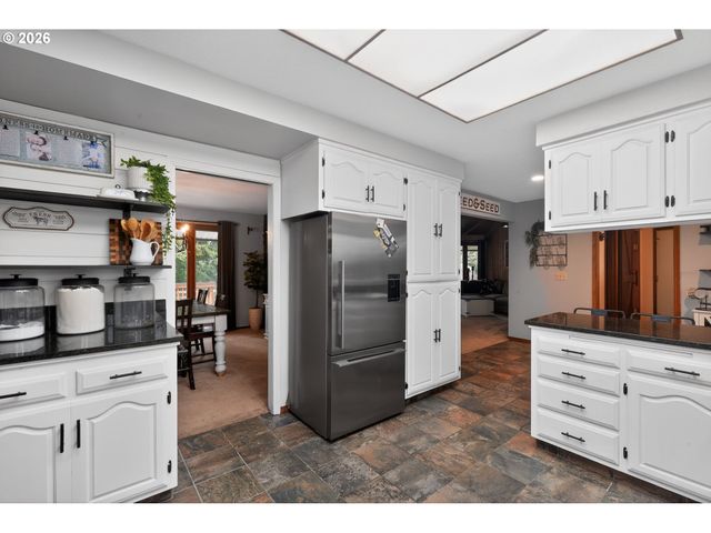735 Sw MILL St, Sheridan, OR 97378