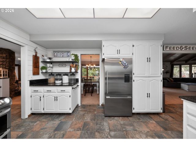 735 Sw MILL St, Sheridan, OR 97378