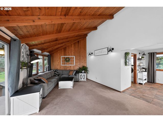 735 Sw MILL St, Sheridan, OR 97378