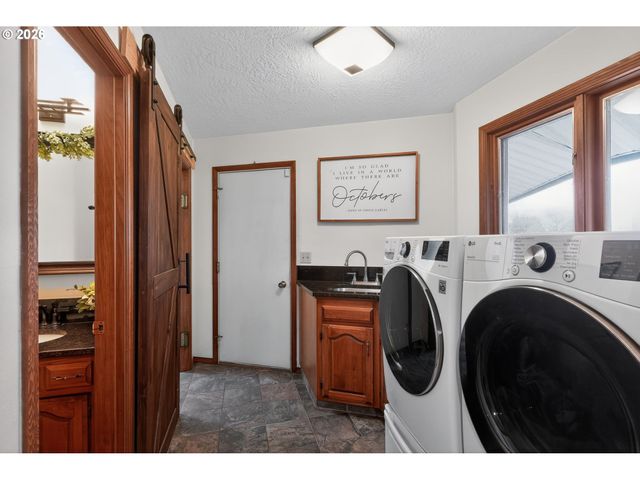 735 Sw MILL St, Sheridan, OR 97378