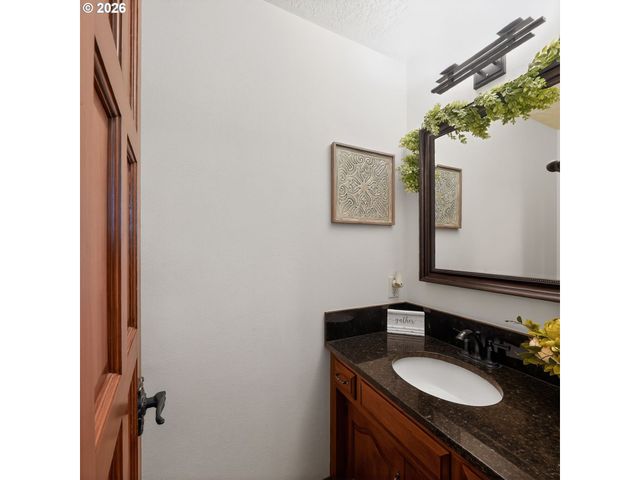 735 Sw MILL St, Sheridan, OR 97378