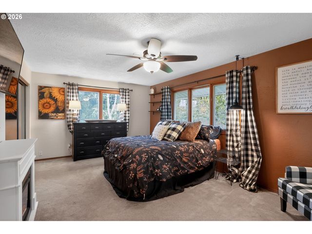 735 Sw MILL St, Sheridan, OR 97378