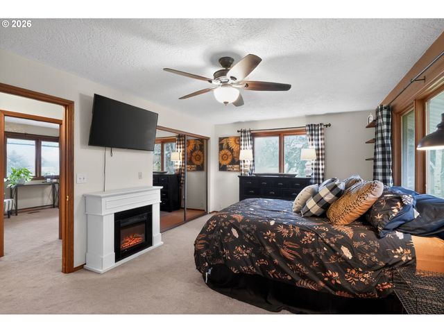 735 Sw MILL St, Sheridan, OR 97378