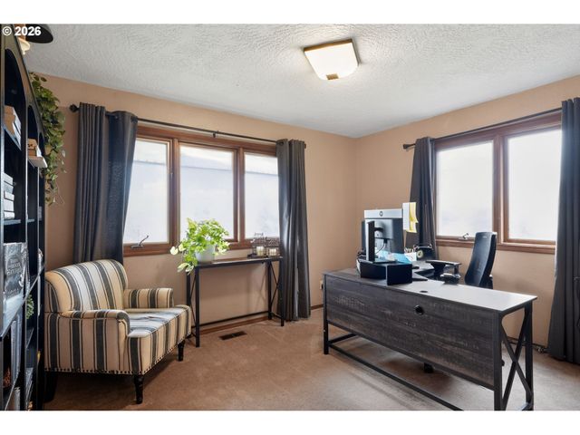 735 Sw MILL St, Sheridan, OR 97378