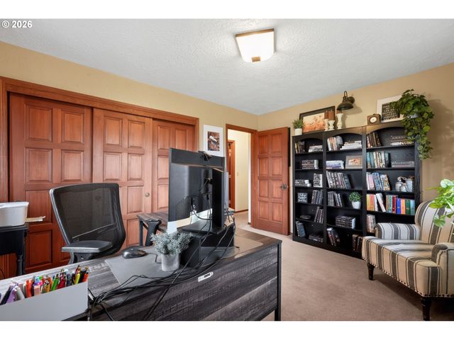 735 Sw MILL St, Sheridan, OR 97378